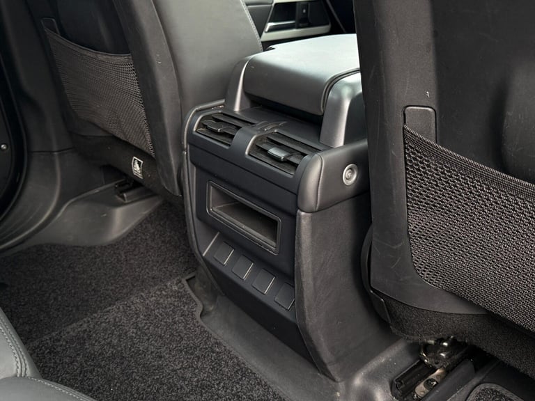 2022 Land Rover Defender 110 3.0 D300 MHEV HSE SUV 5dr Diesel Auto 4WD Euro 6 (s/s) (300 ps) ESTA...