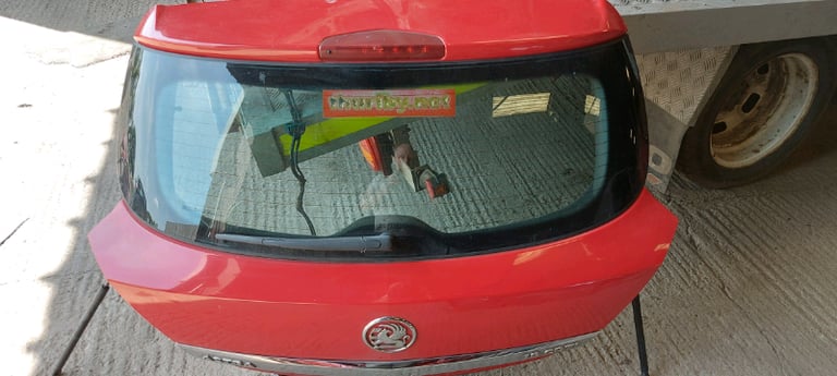 Astra MK5 tailgate front and rear bumper red SRI 3 door