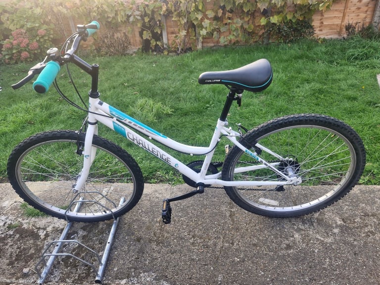GIRLS LADIES WOMES ADULTS CHALLENGE 26 INCH WHELLS 15 INCH FRAME 5 SPEED BIKE BICYCLE