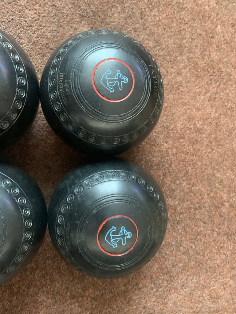 Thomas Taylor size 5 bowls