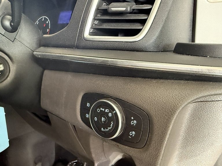 2020 Ford Tourneo Custom 2.0 320 EcoBlue Titanium Minibus Double Cab 5dr Diesel Auto L2 Euro 6 (s...