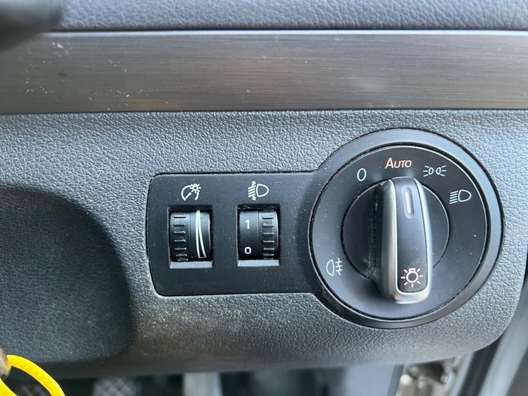 2011 Volkswagen Touran 1.6 TDI 105 SE 5dr MPV Diesel Manual