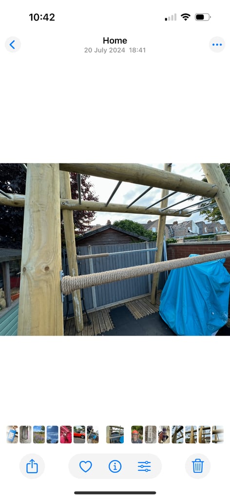 Climbing frame - monkey bars