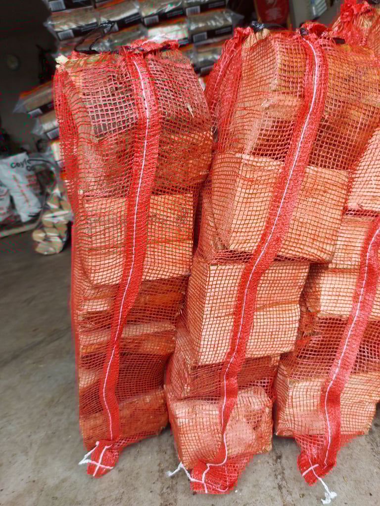 🔥 Hardwood Kiln Dried Firewood (100% Ash) - Kindling - Softwood Netting Bags - Smokeless Coal 🔥 