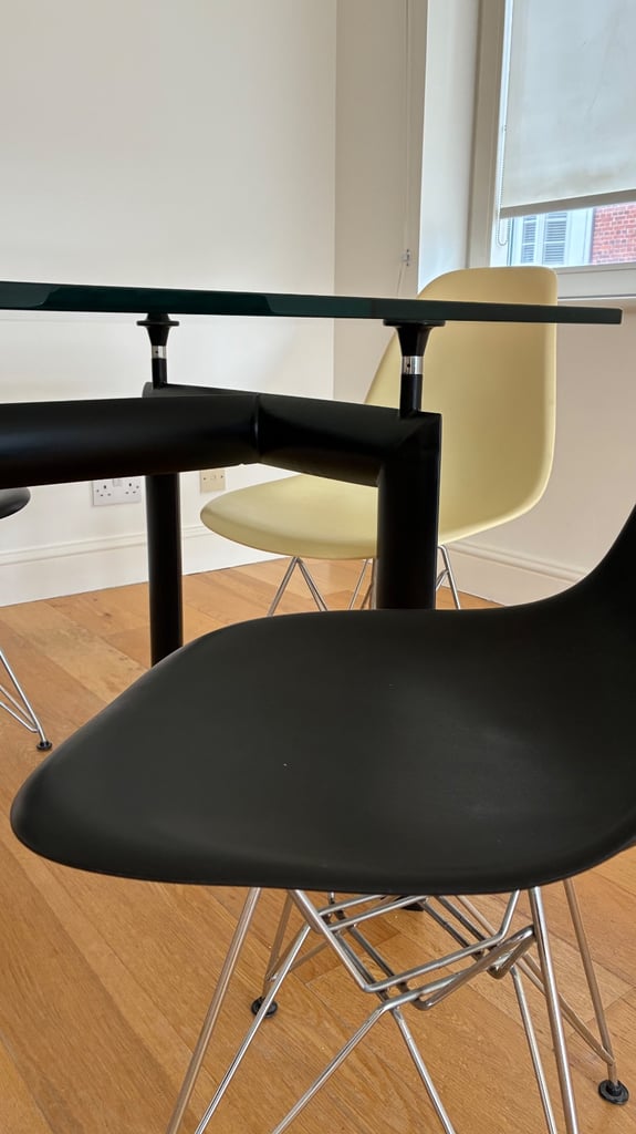 Le Corbusier style LC6 glass top dining table and chairs 