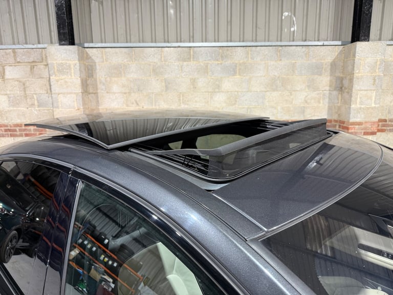 2017 Jaguar XF 2.0d R-Sport Saloon 4dr Diesel Auto AWD Euro 6 (s/s) (240 ps)