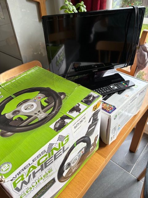 Xbox 360 Kinect Special Edition (Sold as a bundle only)