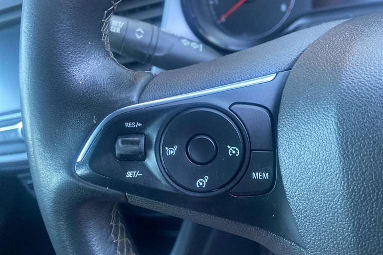  Vauxhall Crossland X 1.2 Se Suv 5dr Petrol Manual Euro 6 81 Ps Petrol