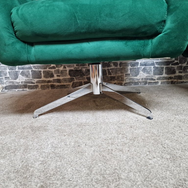 Pair of Green Velvet Swivel Armchairs with Buttoned Back