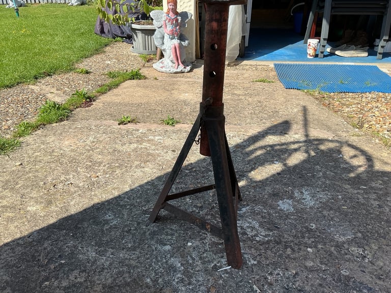 Axle Stand
