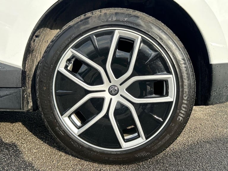 2025 MG MG4 64kWh Trophy Long Range Hatchback 5dr Electric Auto (203 ps) Hatchback ELECTRIC Autom...