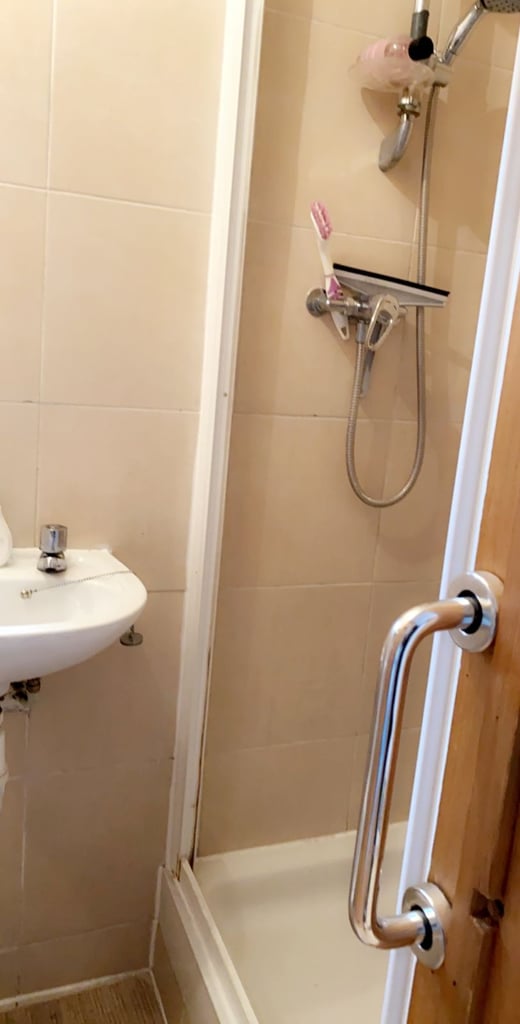 (AVAILABLE NOW) ..NICE BIG DOUBLE Room in REDBRIDGE, IG1 3SY for £790pcm.. ALL BILLS INCLUDED