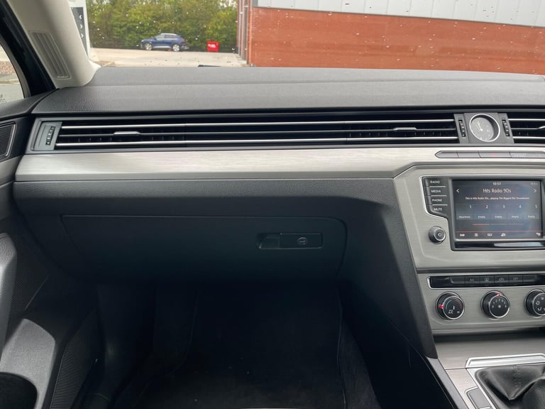 2015 Volkswagen Passat 1.6 TDI BlueMotion Tech S Euro 6 (s/s) 4dr SALOON Diesel Manual