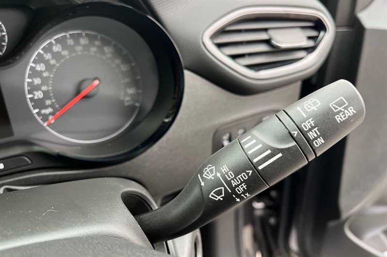 2021 Vauxhall Crossland 1.2i (83 PS) SE 5 Door Petrol SUV *** 1 Private Owner from New *** SUV Pe...