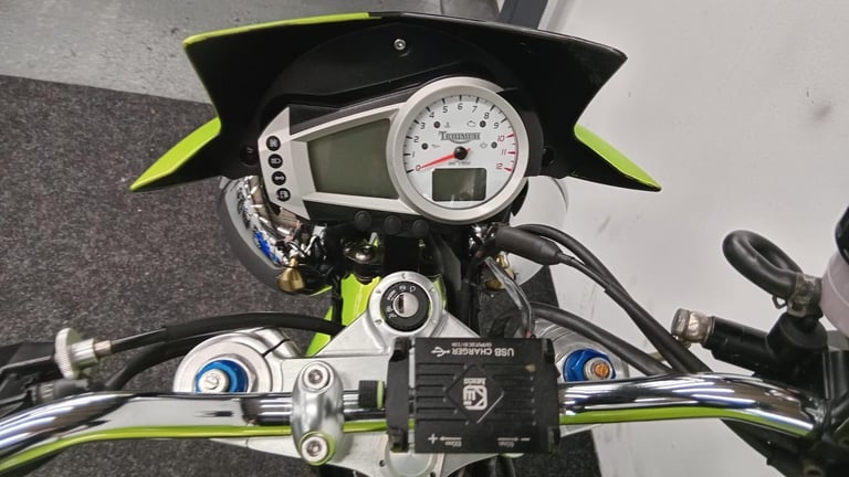 TRIUMPH SPEED TRIPLE 1050 ** 12 MONTH MOT - LOW MILLAGE - SP ENGINERING ** 