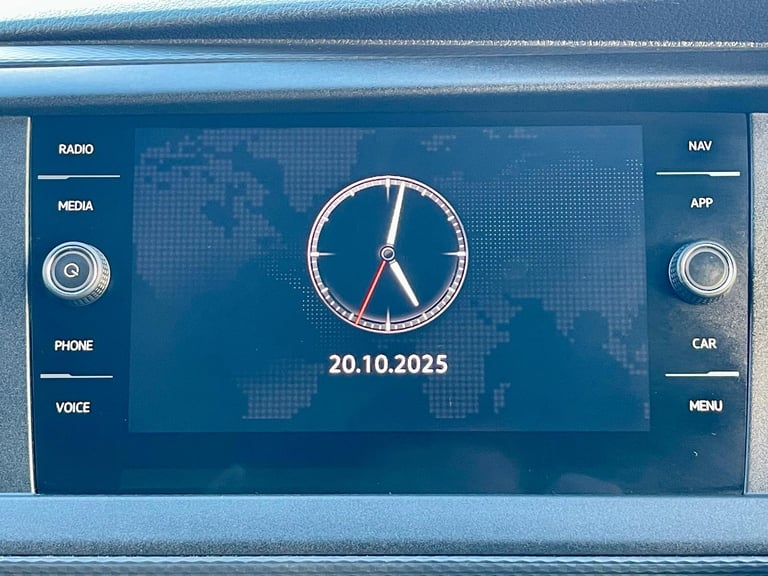 Volkswagen TRANSPORTER TDI 150 SHUTTLE SE LWB 9 SEAT MINIBUS DSG AUTO