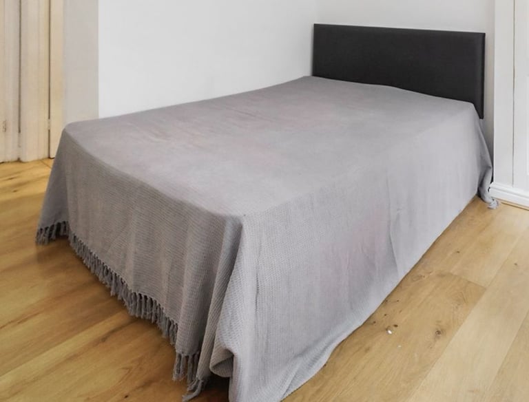 Bed double bed Divan Bed FREE Delivery