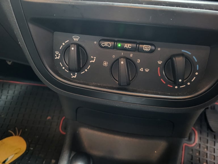 Citroen, C3, Hatchback, 2007, Manual, 1398 (cc), 5 doors