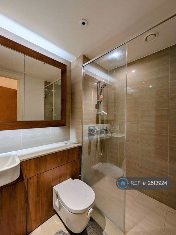 2 bedroom flat in Camberwell Passage, London, SE5 (2 bed) (#2613924)