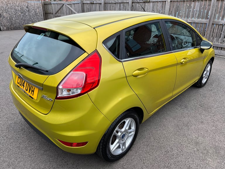 FORD FIESTA 1.25 ZETEC 5DR 11 MOT £35 TAX 2 F/KEEPERS!