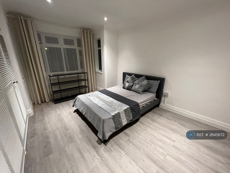1 bedroom in Sunset Road, London, SE5 (#2645672)
