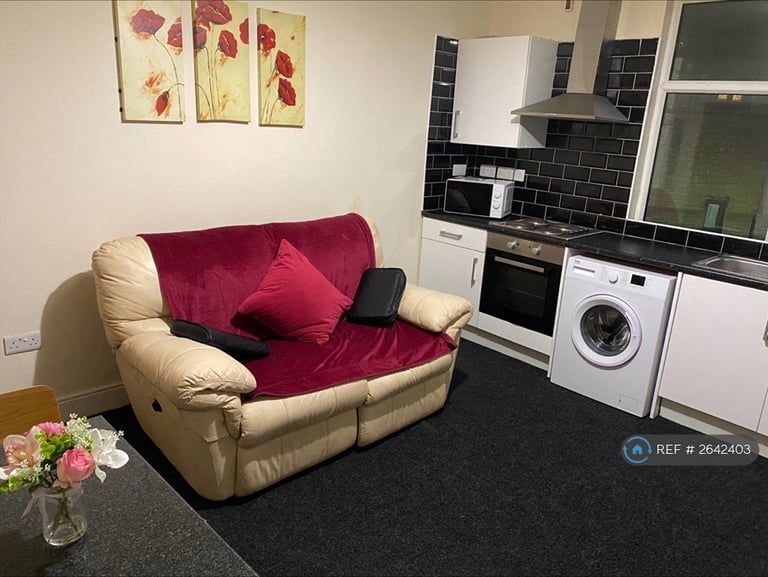 image for 2 bedroom flat in Crookes Vally Road, Sheffield, S10 (2 bed) (#2642403)