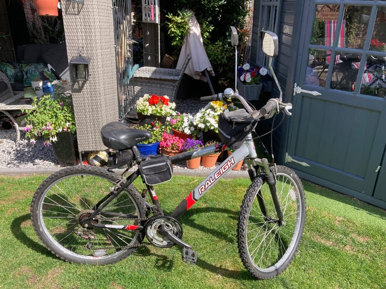Gents Raleigh bike