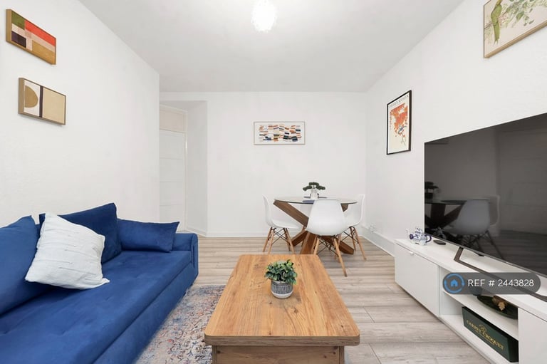 1 bedroom flat in Highbury Grove Court, London, N5 (1 bed) (#2443828)