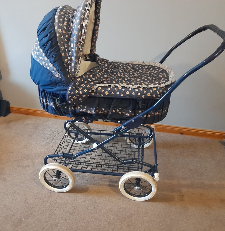 image for Silver Cross Pram