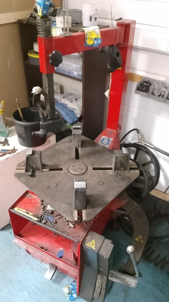 Tire Changer – Butler – Super Bike 1120