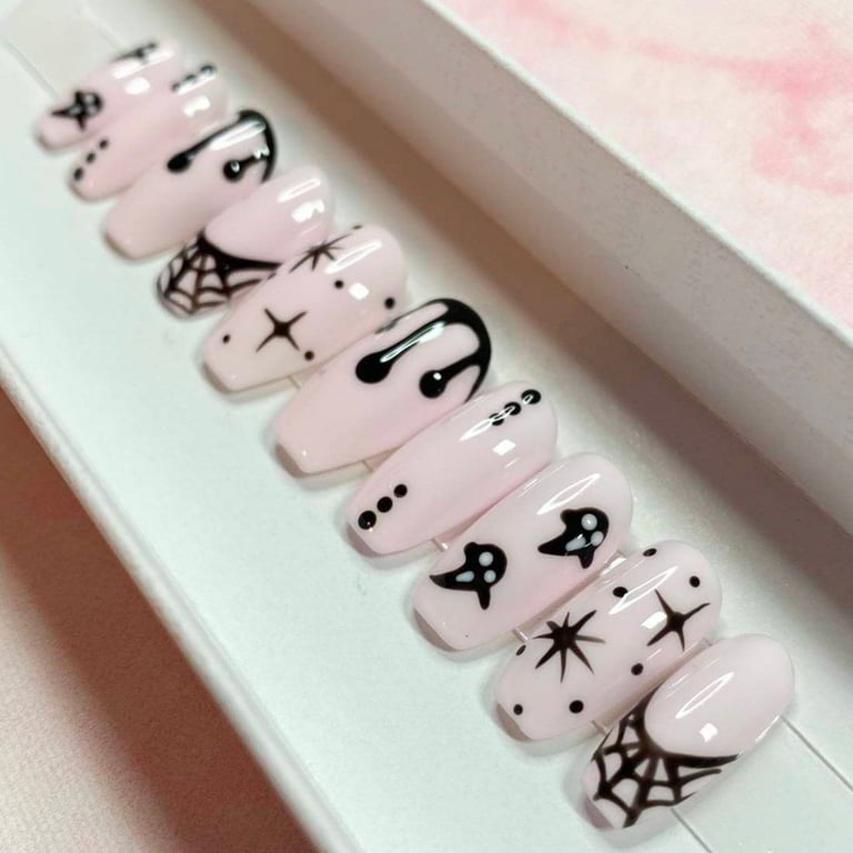 HALLOWEEN PRESS-ON NAILS - CUSTOM, HAND-PAINTED, AFFORDABLE