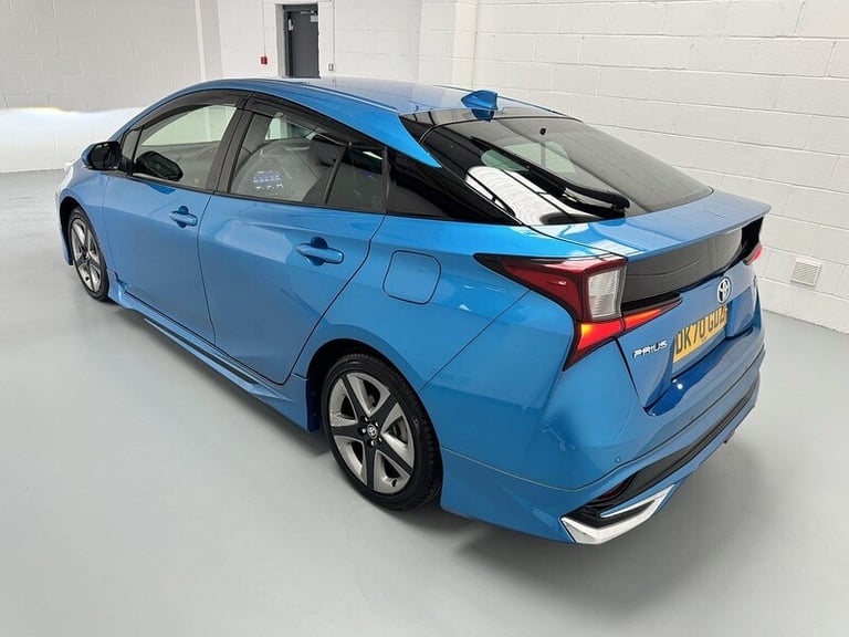 2025 Toyota Prius Vvt-I Active Hatchback HYBRID ELECTRIC Semi Automatic