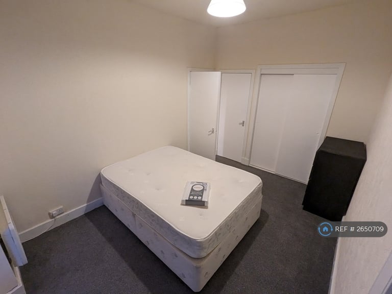3 bedroom flat in Gardner Street, Dundee, DD3 (3 bed) (#2650709)