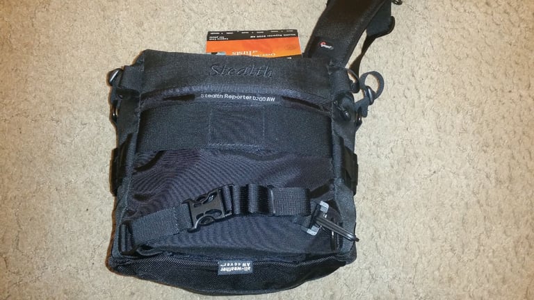 Lowepro Camera Bag - Brand new unused - Stealth D200 AW for Digital SLR and 3-4 Lenses - Black