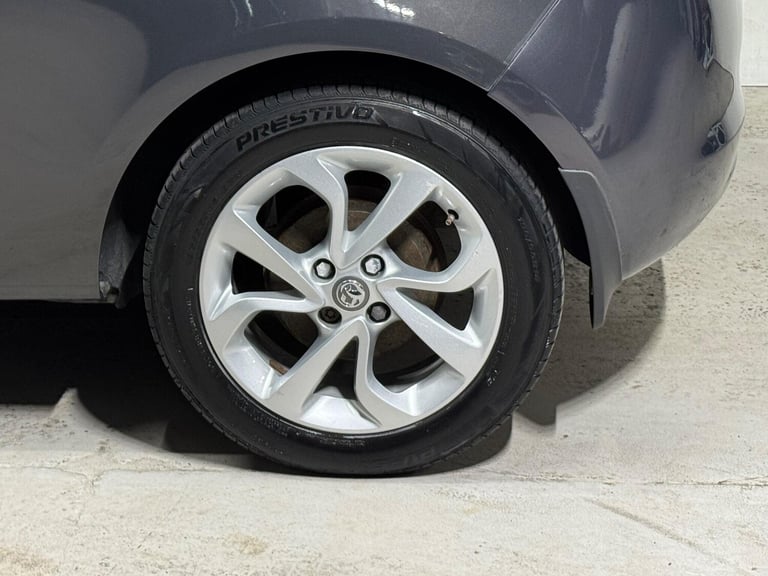 2015 Vauxhall Corsa 1.4 ecoFLEX Excite 3dr [AC] HATCHBACK PETROL Manual