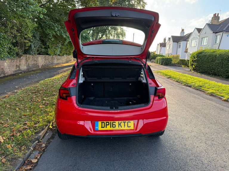 Vauxhall Astra Design 1.6 CDTi BlueInj Euro 6 with 8 Months MOT&FSH&Apple Car Play&Android&ULEZ Free