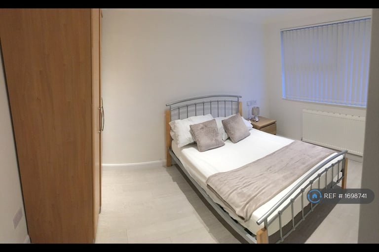 5 bedroom house in Pomfret Avenue, Luton, LU2 (5 bed) (#1698741)