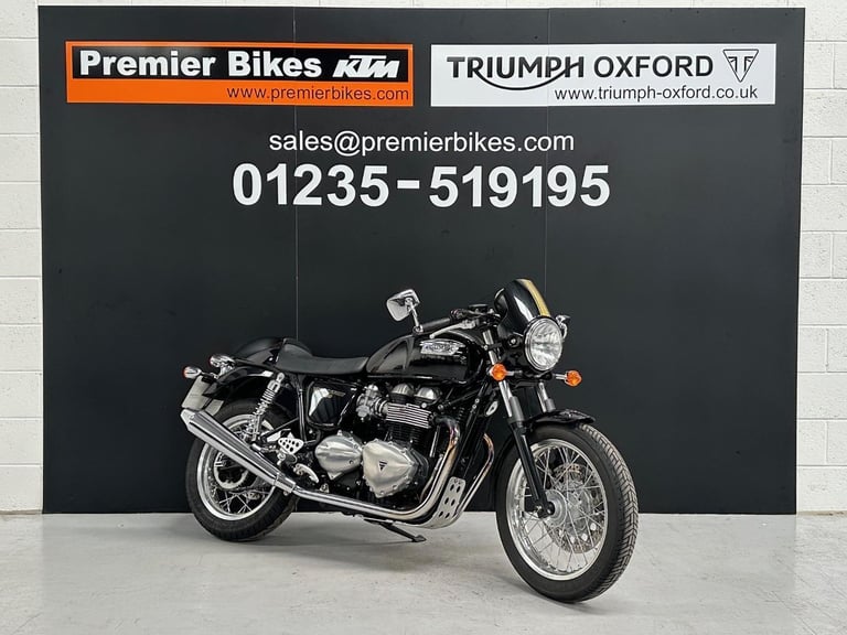 STUNNING LOW MILEAGE 2015/15 TRIUMPH THRUXTON MOTORCYCLE 