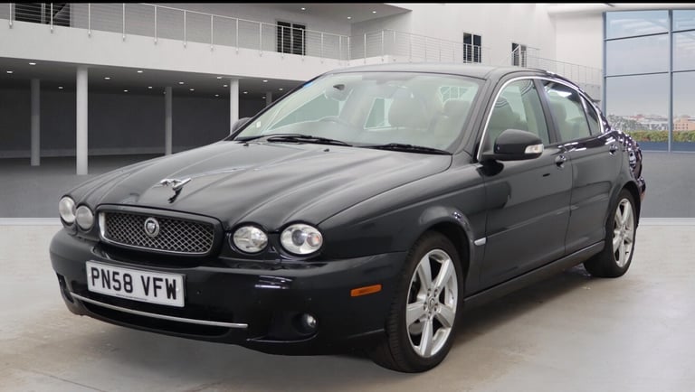Jaguar X Type 2.2d SE Saloon Auto Black 2009 | 12 Months MOT | 13 Services