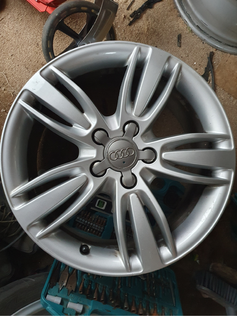 Genuine Audi A3 A4 A6 A8 TT alloys wheels set off 4 with caps and tyres 17 inch 17"