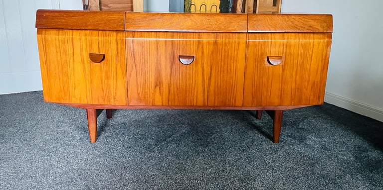 Teak Elliot’s of Newbury sideboard 