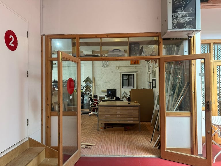 Commercial Work space, 500 sq ft. Ground floor. 9 Bath Buildings, BS6 5PT. High Ceilings