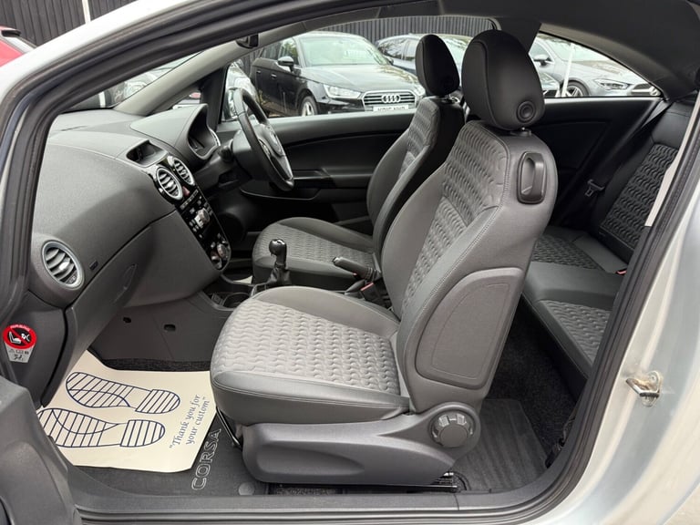 2015 Vauxhall Corsa 1.4 SE 3dr HATCHBACK PETROL Manual