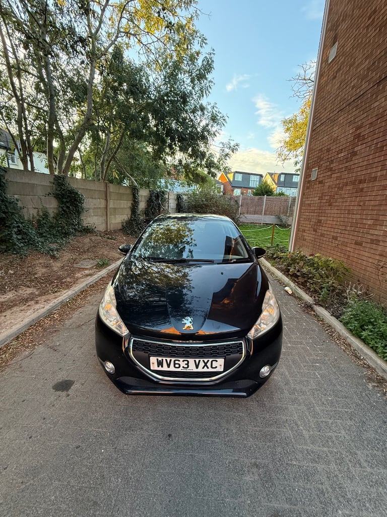 image for Peugeot, 208, Hatchback, 2013, Manual, 999 (cc), 5 doors