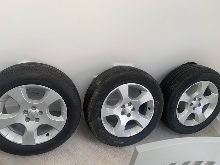 Land Rover discovery sport HSE alloy wheels