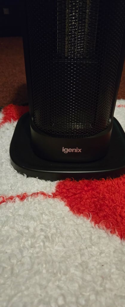  Igenix Oscillating Tower Fan Heater 