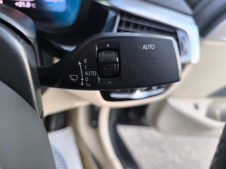 2020 BMW 5 Series 2.0 Diesel Hybrid PCO Ready 520d MHT M Sport 5 Seats 4dr Euro 6 ULEZ Free SALOO...