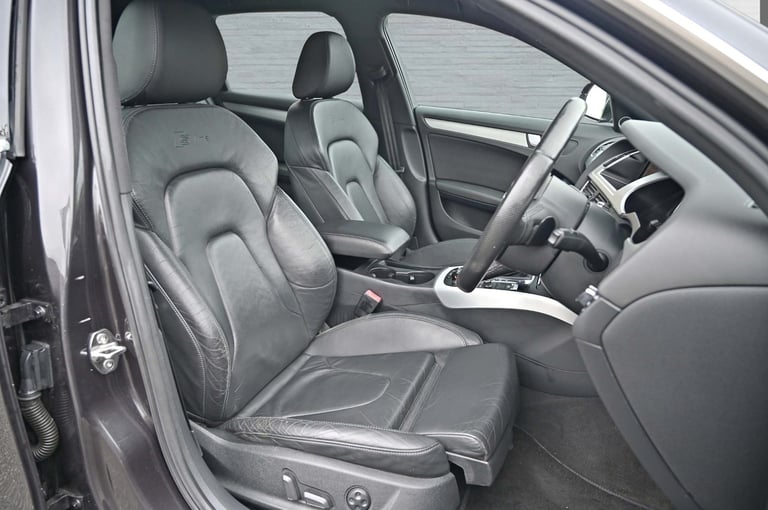 AUDI A4 S LINE 3.2 V6 FSI QUATTRO PETROL AUTO AVANT/ESTATE 2009 [58] GREY