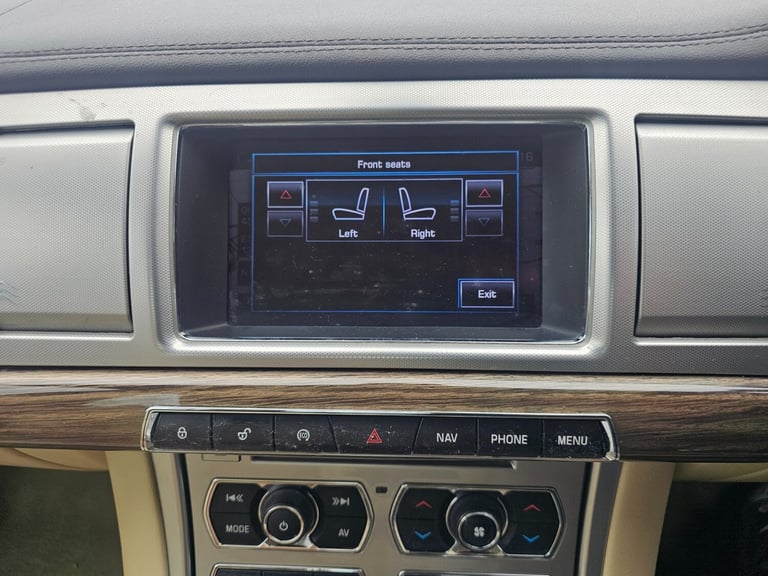 2012 Jaguar XF 2.2d [200] Premium Luxury 4dr Auto SALOON Diesel Automatic