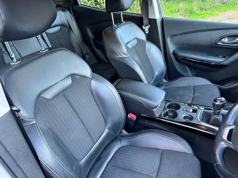2018 Renault Kadjar 1.3 TCe Dynamique S Nav SUV 5dr Petrol Manual Euro 6 (s/s) (140 ps) HATCHBACK...